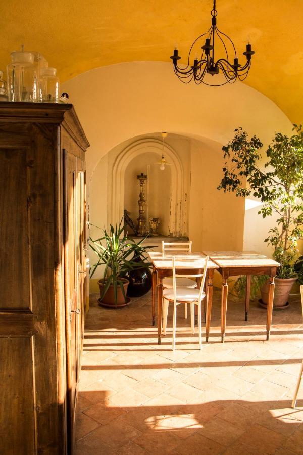 לינה וארוחת בוקר נייבה L'Aromatario מראה חיצוני תמונה